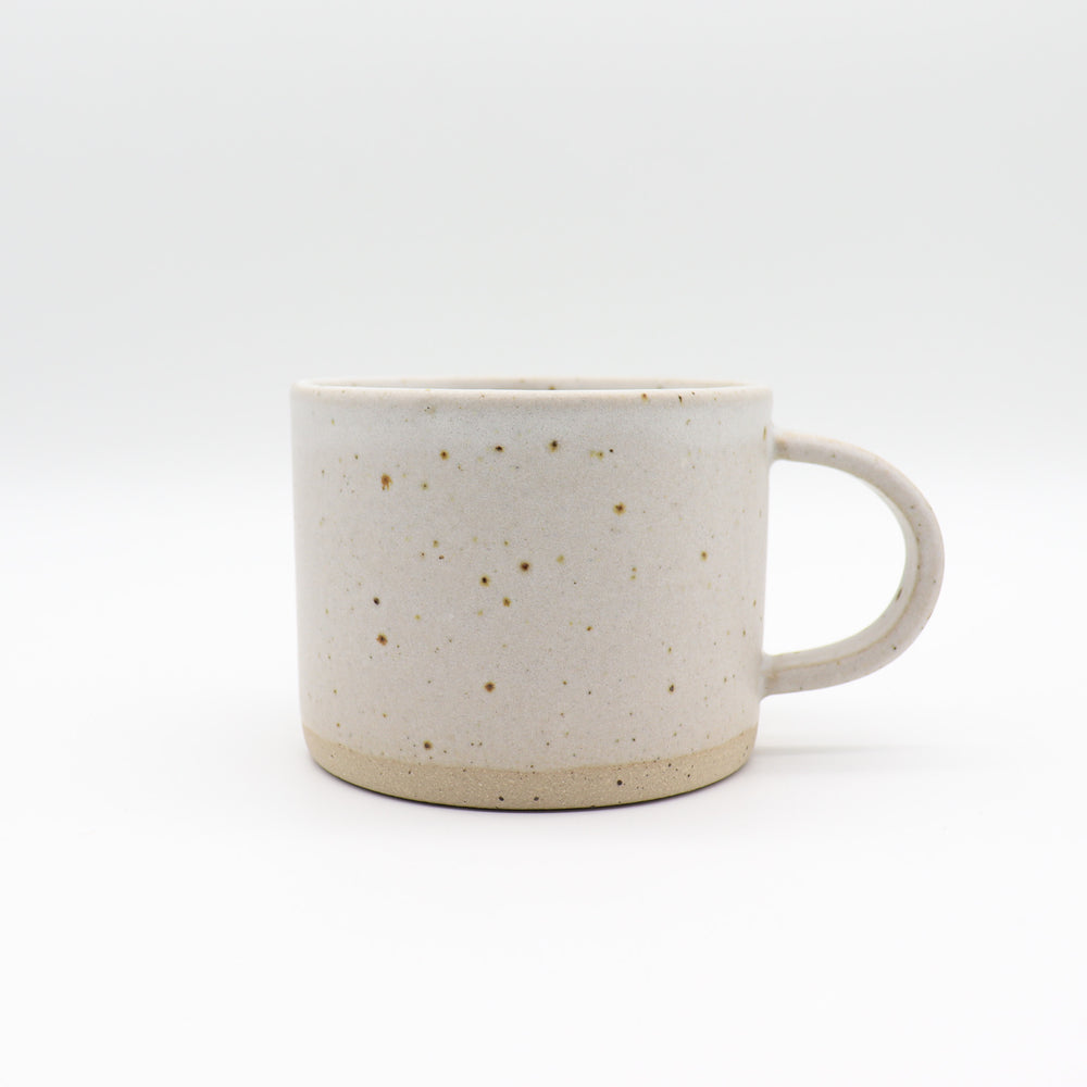 DOR & TAN | Short Handmade mug -  WHITE MATTE & SPECKLED