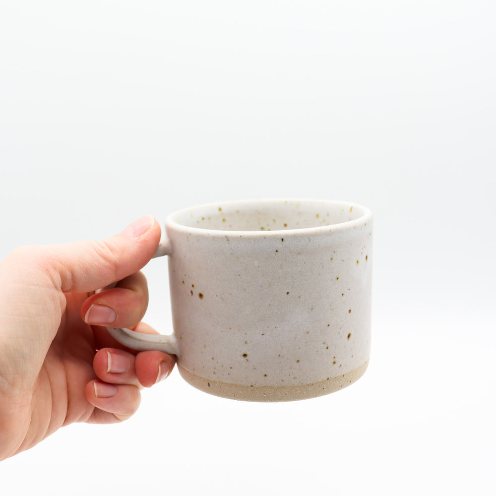 
                  
                    DOR & TAN | Short Handmade mug -  WHITE MATTE & SPECKLED
                  
                